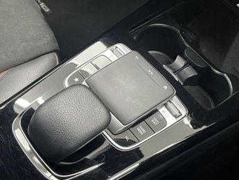 MERCEDES-BENZ A-CLASS 2.0 A250 AMG Line Hatchback 5dr Petrol 7G-DCT Euro 6 (s/s) (224 