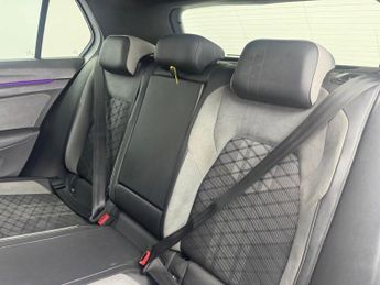 VOLKSWAGEN GOLF 2.0 TDI R-Line Hatchback 5dr Diesel DSG Euro 6 (s/s) (150 ps)