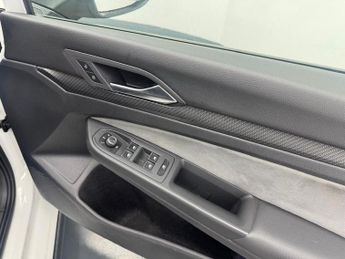 VOLKSWAGEN GOLF 2.0 TDI R-Line Hatchback 5dr Diesel DSG Euro 6 (s/s) (150 ps)