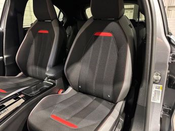 VAUXHALL MOKKA ELECTRIC 50kWh SRi Premium SUV 5dr Electric Auto (136 ps)