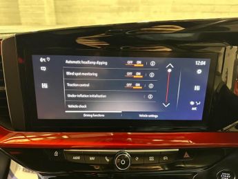 VAUXHALL MOKKA ELECTRIC 50kWh SRi Premium SUV 5dr Electric Auto (136 ps)