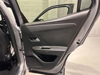 VAUXHALL MOKKA ELECTRIC 50kWh SRi Premium SUV 5dr Electric Auto (136 ps)