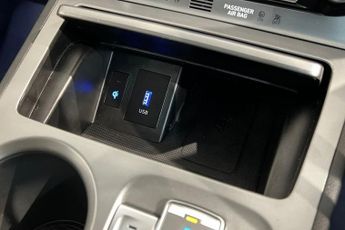 HYUNDAI KONA 64kWh Premium SUV 5dr Electric Auto (10.5kW Charger) (204 ps) Pa