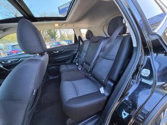 NISSAN X-TRAIL 1.6 dCi N-Connecta SUV 5dr Diesel XTRON Euro 6 (s/s) (130 ps)