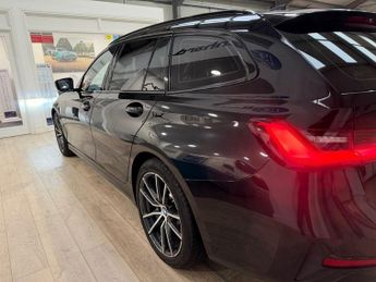 BMW 3 SERIES 2.0 330i Sport Touring 5dr Petrol Auto Euro 6 (s/s) (258 ps)