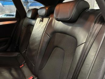 AUDI A4 AVANT 2.0 TDI S line Estate 5dr Diesel Multitronic Euro 5 (s/s) (150 p