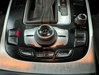 AUDI A4 AVANT 2.0 TDI S line Estate 5dr Diesel Multitronic Euro 5 (s/s) (150 p