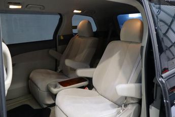 TOYOTA ESTIMA 2.4L 7 seats !