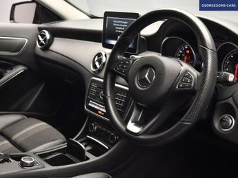 MERCEDES-BENZ GLA 1.6 GLA180 GPF Urban Edition SUV 5dr Petrol 7G-DCT Euro 6 (s/s) 