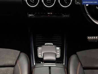 MERCEDES-BENZ GLA 1.3 GLA200 AMG Line SUV 5dr Petrol 7G-DCT Euro 6 (s/s) (163 ps)