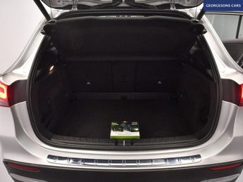 MERCEDES-BENZ GLA 1.3 GLA200 AMG Line SUV 5dr Petrol 7G-DCT Euro 6 (s/s) (163 ps)