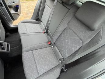 VOLKSWAGEN GOLF 1.5 eTSI MHEV Life Hatchback 5dr Petrol Hybrid DSG Euro 6 (s/s) 