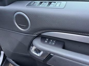 LAND ROVER DISCOVERY 3.0 Discovery R-Dynamic SE D MHEV Auto 4WD 5dr