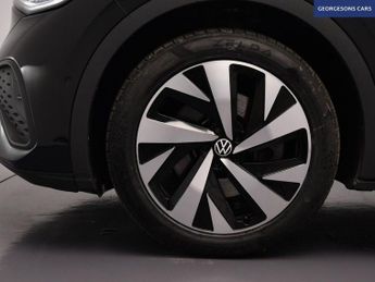 VOLKSWAGEN ID5 Pro 77kWh Style SUV 5dr Electric Auto (174 ps)