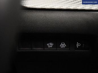 PEUGEOT E-2008 50kWh Allure SUV 5dr Electric Auto (136 ps)