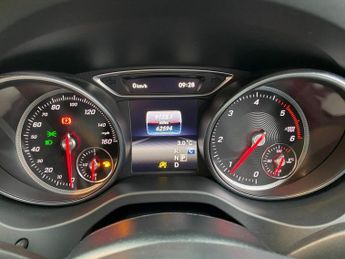 MERCEDES-BENZ CLA 2.1 CLA220d AMG Line Coupe 4dr Diesel 7G-DCT Euro 6 (s/s) (177 p