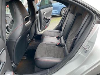 MERCEDES-BENZ CLA 2.1 CLA220d AMG Line Coupe 4dr Diesel 7G-DCT Euro 6 (s/s) (177 p