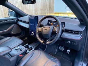 FORD MUSTANG MACH-E Extended Range 91kWh SUV 5dr Electric Automatic AWD (351 ps)
