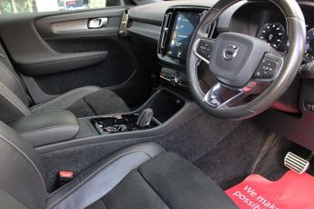 VOLVO XC40 2.0 T5 R-Design SUV 5dr Petrol Auto AWD Euro 6 (s/s) (247 ps)