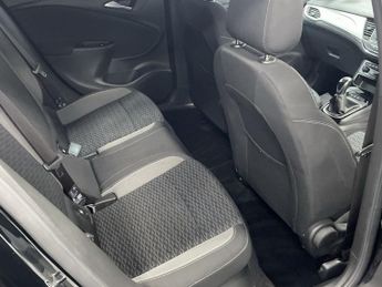 VAUXHALL ASTRA 1.5 Turbo D SRi Nav Hatchback 5dr Diesel Manual Euro 6 (s/s) (10