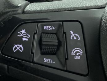 VAUXHALL ASTRA 1.5 Turbo D SRi Nav Hatchback 5dr Diesel Manual Euro 6 (s/s) (10