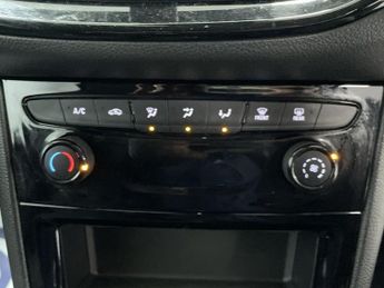 VAUXHALL ASTRA 1.5 Turbo D SRi Nav Hatchback 5dr Diesel Manual Euro 6 (s/s) (10