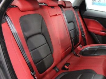 JAGUAR F-PACE 3.0 V6 S SUV 5dr Petrol Auto AWD Euro 6 (s/s) (380 ps)