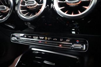 MERCEDES-BENZ A-CLASS 2.0 A35 AMG (Premium) Hatchback 5dr Petrol SpdS DCT 4MATIC Euro 