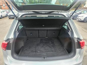 VOLKSWAGEN TIGUAN 2.0 TDI SE SUV 5dr Diesel DSG 4Motion Euro 6 (s/s) (150 ps)