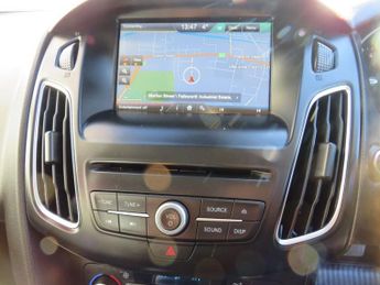 FORD FOCUS 1.6 Titanium Hatchback 5dr Petrol Powershift Euro 6 (125 ps)