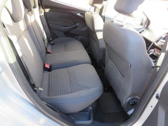FORD FOCUS 1.6 Titanium Hatchback 5dr Petrol Powershift Euro 6 (125 ps)