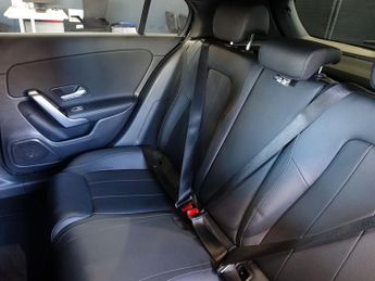 MERCEDES-BENZ A-CLASS 1.3 A180 Sport Edition (Executive) Hatchback 5dr Petrol 7G-DCT E