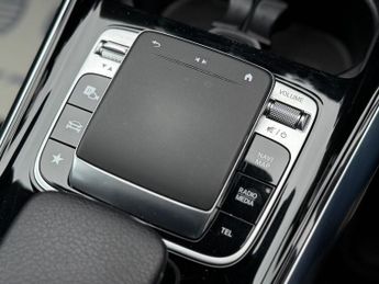 MERCEDES-BENZ B-CLASS 1.3 B180 AMG Line (Executive) MPV 5dr Petrol 7G-DCT Euro 6 (s/s)