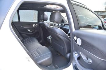 MERCEDES-BENZ GLC 2.1 GLC250d AMG Line (Premium Plus) SUV 5dr Diesel G-Tronic 4MAT