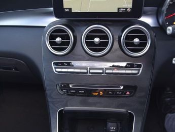 MERCEDES-BENZ GLC 2.1 GLC250d AMG Line (Premium Plus) SUV 5dr Diesel G-Tronic 4MAT