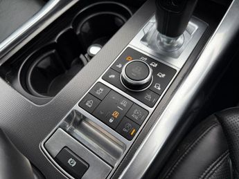 LAND ROVER RANGE ROVER SPORT 3.0 SD V6 HSE Dynamic SUV 5dr Diesel Auto 4WD Euro 6 (s/s) (306 