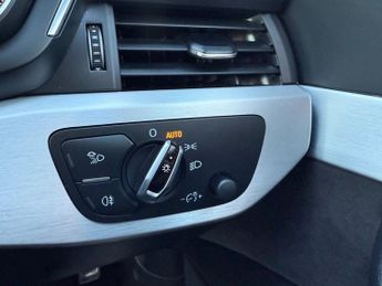 AUDI A4 2.0 TDI S line Saloon 4dr Diesel S Tronic quattro Euro 6 (s/s) (