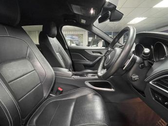 JAGUAR F-PACE 2.0 D180 R-Sport SUV 5dr Diesel Auto AWD Euro 6 (s/s) (180 ps)