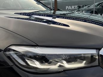 BMW 5 SERIES 2.0 520d MHT SE Saloon 4dr Diesel Hybrid Steptronic Euro 6 (s/s)