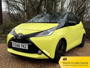 Toyota AYGO 1.0 VVT-i x-cite 3 Yellow Bi-Tone Hatchback 5dr Petrol Manual Eu