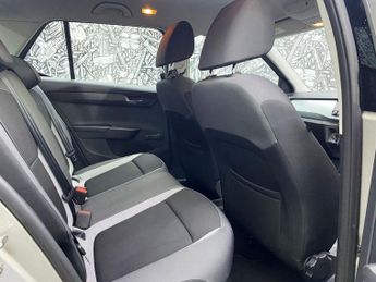 SKODA FABIA 1.0 TSI SE Hatchback 5dr Petrol Manual Euro 6 (s/s) (95 ps)