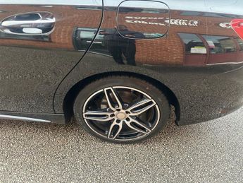 MERCEDES-BENZ CLA 2.1 CLA220d AMG Line Shooting Brake 5dr Diesel 7G-DCT Euro 6 (s/