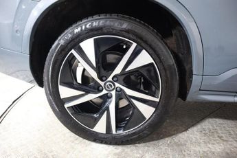 VOLVO XC90 2.0 B5 MHEV Plus Auto 4WD Euro 6 (s/s) 5dr