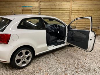 VOLKSWAGEN POLO 1.4 TSI GTI Hatchback 3dr Petrol DSG Euro 5 (180 ps)