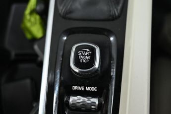 VOLVO XC60 2.0 T5 Inscription SUV 5dr Petrol Auto AWD Euro 6 (s/s) (250 ps)