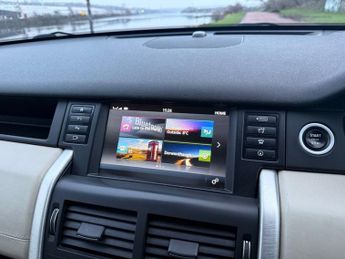 LAND ROVER DISCOVERY SPORT 2.0 TD4 HSE Luxury SUV 5dr Diesel Auto 4WD Euro 6 (s/s) (180 ps)