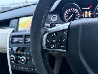 LAND ROVER DISCOVERY SPORT 2.0 TD4 HSE Luxury SUV 5dr Diesel Auto 4WD Euro 6 (s/s) (180 ps)