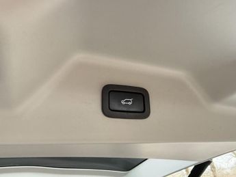 LAND ROVER RANGE ROVER 4.4 SD V8 Vogue SE SUV 5dr Diesel Auto 4WD Euro 6 (s/s) (339 ps)