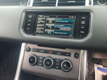 LAND ROVER RANGE ROVER SPORT 3.0 SD V6 HSE SUV 5dr Diesel Auto 4WD Euro 5 (s/s) (306 ps)