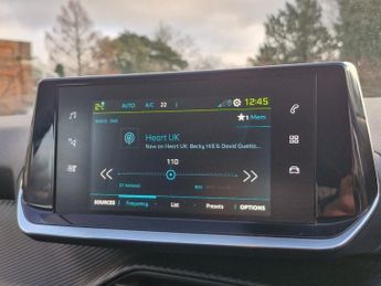 PEUGEOT E-208 100KW 50KWH Active